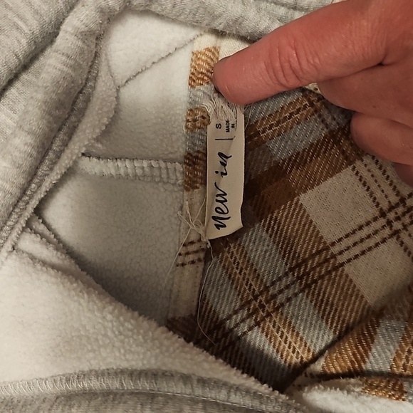 Shacket - Picture 3 of 3